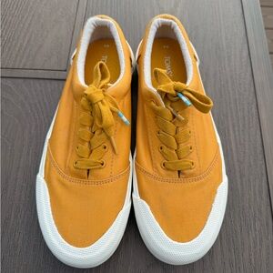 TOMS womens Lace-up Sneakers